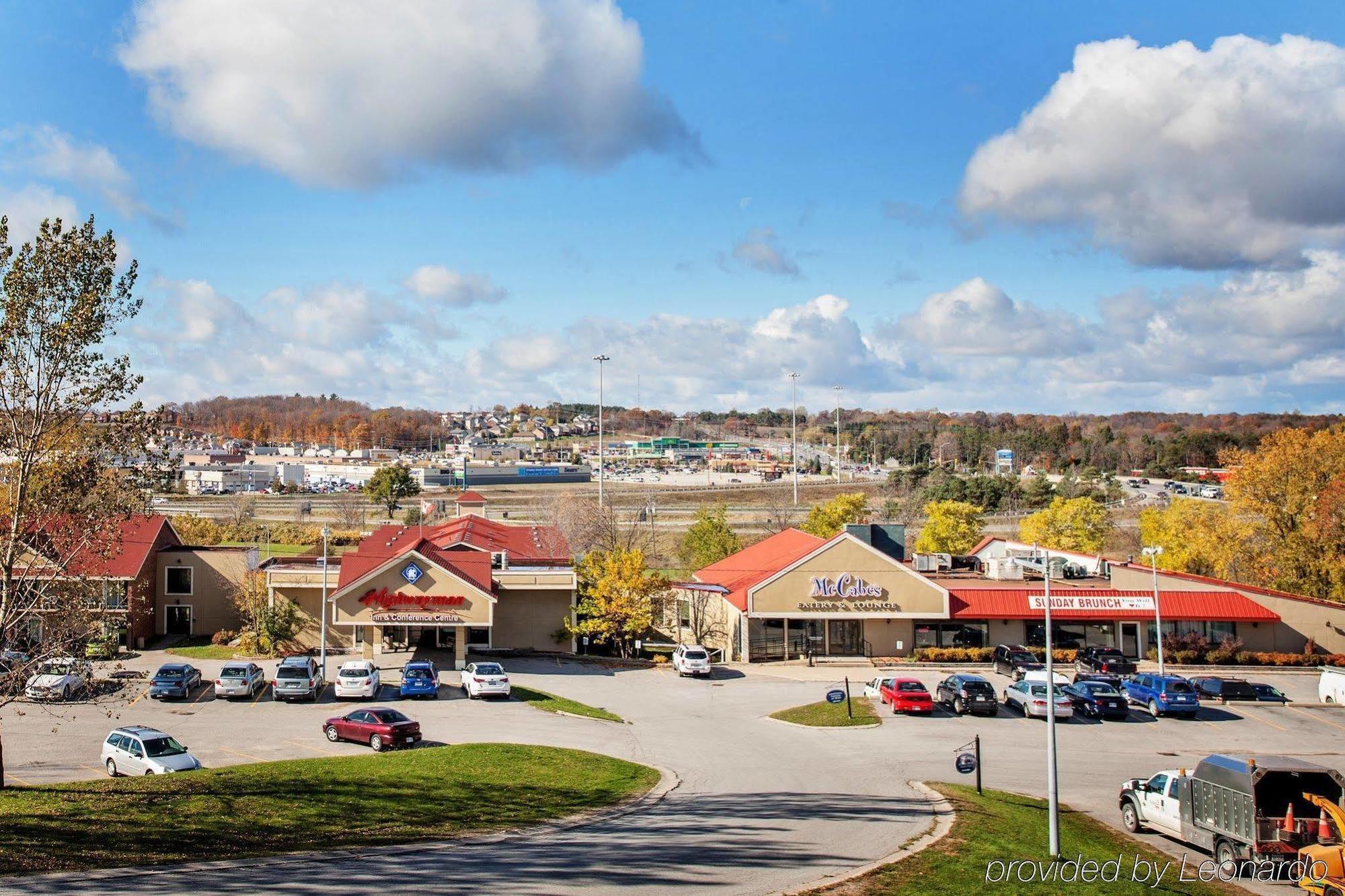 Quality Inn & Conference Centre Orillia Bagian luar foto
